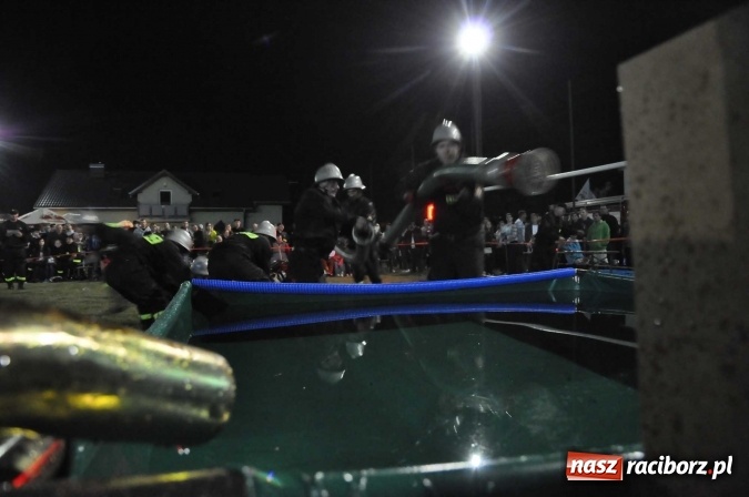 Zdjęcie w galerii na portalu naszraciborz.pl: Nocne zawody strażackie w Bolesławiu. Emocje i frekwencja jak na Euro wiadomości z regionu