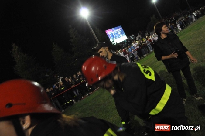 Zdjęcie w galerii na portalu naszraciborz.pl: Nocne zawody strażackie w Bolesławiu. Emocje i frekwencja jak na Euro wiadomości z regionu