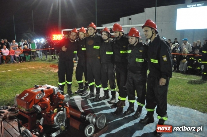 Zdjęcie w galerii na portalu naszraciborz.pl: Nocne zawody strażackie w Bolesławiu. Emocje i frekwencja jak na Euro wiadomości z regionu