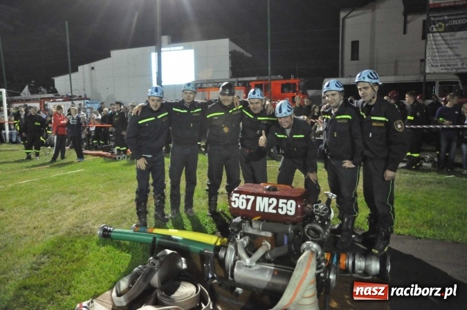 Zdjęcie w galerii na portalu naszraciborz.pl: Nocne zawody strażackie w Bolesławiu. Emocje i frekwencja jak na Euro wiadomości z regionu