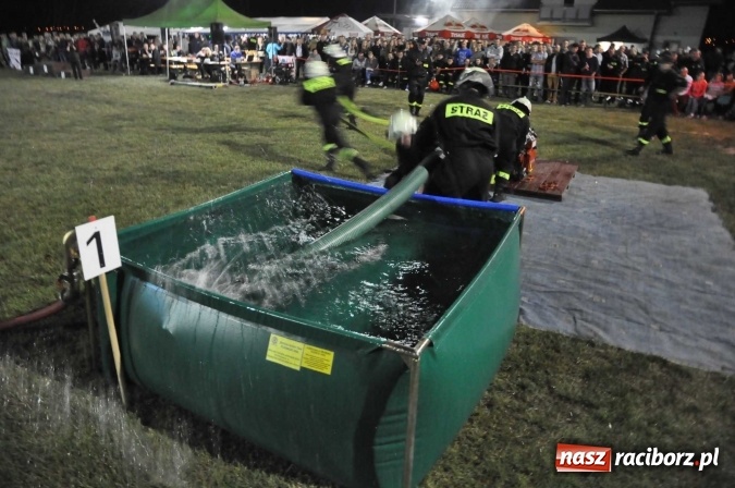 Zdjęcie w galerii na portalu naszraciborz.pl: Nocne zawody strażackie w Bolesławiu. Emocje i frekwencja jak na Euro wiadomości z regionu