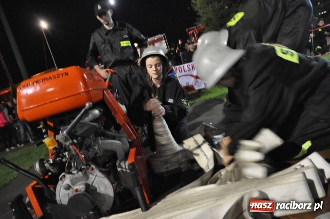 Zdjęcie w galerii na portalu naszraciborz.pl: Nocne zawody strażackie w Bolesławiu. Emocje i frekwencja jak na Euro wiadomości z regionu