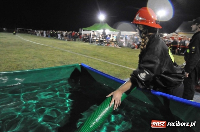 Zdjęcie w galerii na portalu naszraciborz.pl: Nocne zawody strażackie w Bolesławiu. Emocje i frekwencja jak na Euro wiadomości z regionu