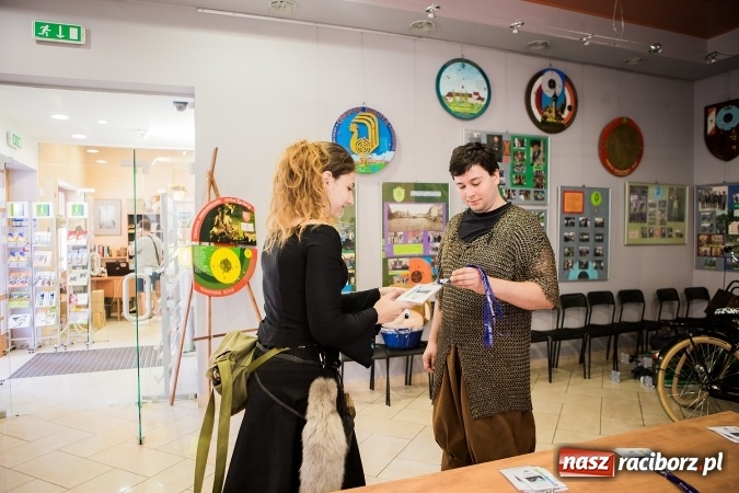 Zdjęcie w galerii na portalu naszraciborz.pl: VI Raciborska Gra Miejska Z historią w tle wiadomości z regionu