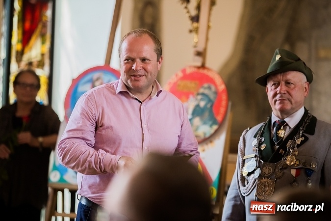 Zdjęcie w galerii na portalu naszraciborz.pl: Intronizacja Króla Kurkowego 2016 w raciborskim Muzeum wiadomości z regionu