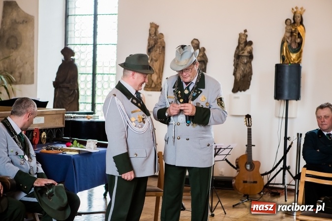 Zdjęcie w galerii na portalu naszraciborz.pl: Intronizacja Króla Kurkowego 2016 w raciborskim Muzeum wiadomości z regionu