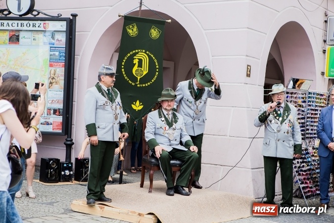 Zdjęcie w galerii na portalu naszraciborz.pl: Intronizacja Króla Kurkowego 2016 w raciborskim Muzeum wiadomości z regionu