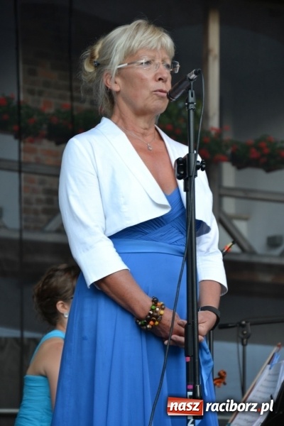 Zdjęcie w galerii na portalu naszraciborz.pl: Koncert w wykonaniu zespołu Escape na Zamku Piastowskim wiadomości z regionu