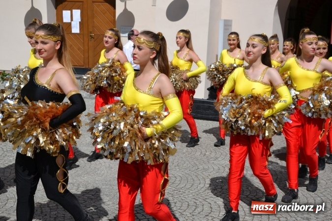 Zdjęcie w galerii na portalu naszraciborz.pl: 16. edycja Międzynarodowych Spotkań Artystycznych Śląsk Kraina Wielu Kultur za nami. Video przemarszu z lotu ptaka wiadomości z regionu