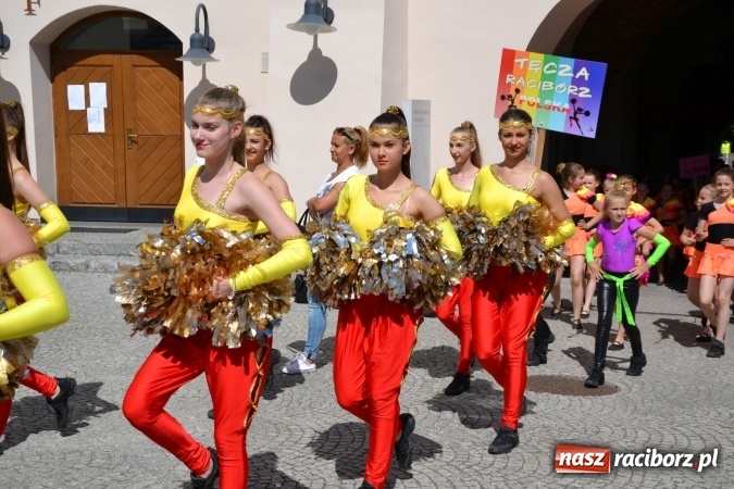 Zdjęcie w galerii na portalu naszraciborz.pl: 16. edycja Międzynarodowych Spotkań Artystycznych Śląsk Kraina Wielu Kultur za nami. Video przemarszu z lotu ptaka wiadomości z regionu