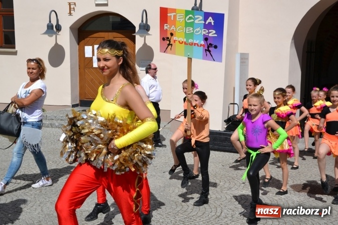 Zdjęcie w galerii na portalu naszraciborz.pl: 16. edycja Międzynarodowych Spotkań Artystycznych Śląsk Kraina Wielu Kultur za nami. Video przemarszu z lotu ptaka wiadomości z regionu
