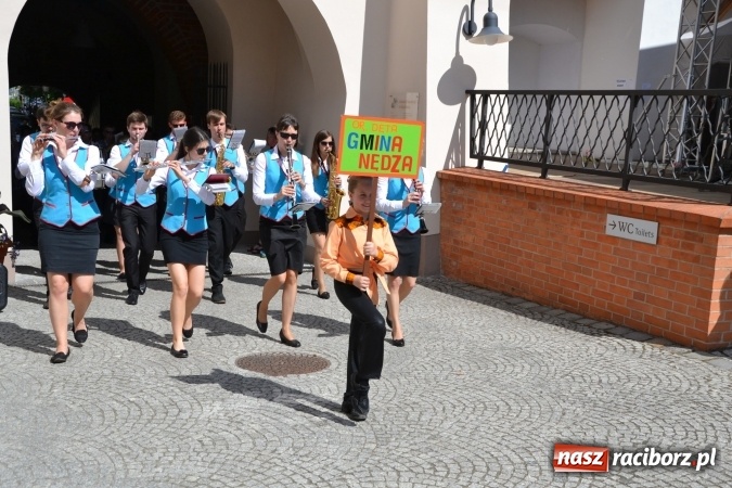 Zdjęcie w galerii na portalu naszraciborz.pl: 16. edycja Międzynarodowych Spotkań Artystycznych Śląsk Kraina Wielu Kultur za nami. Video przemarszu z lotu ptaka wiadomości z regionu