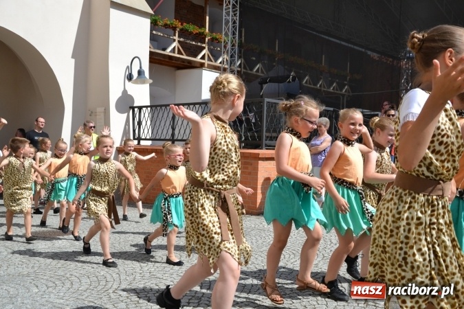 Zdjęcie w galerii na portalu naszraciborz.pl: 16. edycja Międzynarodowych Spotkań Artystycznych Śląsk Kraina Wielu Kultur za nami. Video przemarszu z lotu ptaka wiadomości z regionu