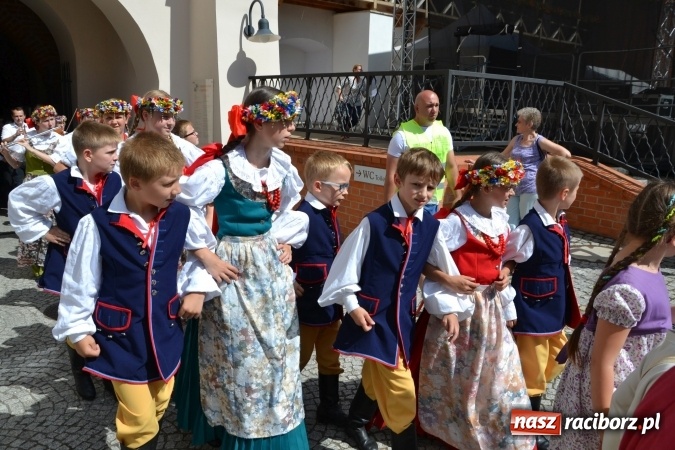 Zdjęcie w galerii na portalu naszraciborz.pl: 16. edycja Międzynarodowych Spotkań Artystycznych Śląsk Kraina Wielu Kultur za nami. Video przemarszu z lotu ptaka wiadomości z regionu