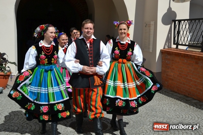 Zdjęcie w galerii na portalu naszraciborz.pl: 16. edycja Międzynarodowych Spotkań Artystycznych Śląsk Kraina Wielu Kultur za nami. Video przemarszu z lotu ptaka wiadomości z regionu