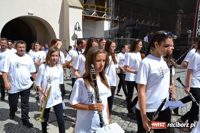Zdjęcie w galerii na portalu naszraciborz.pl: 16. edycja Międzynarodowych Spotkań Artystycznych Śląsk Kraina Wielu Kultur za nami. Video przemarszu z lotu ptaka wiadomości z regionu