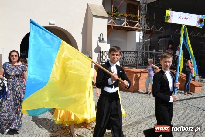 Zdjęcie w galerii na portalu naszraciborz.pl: 16. edycja Międzynarodowych Spotkań Artystycznych Śląsk Kraina Wielu Kultur za nami. Video przemarszu z lotu ptaka wiadomości z regionu