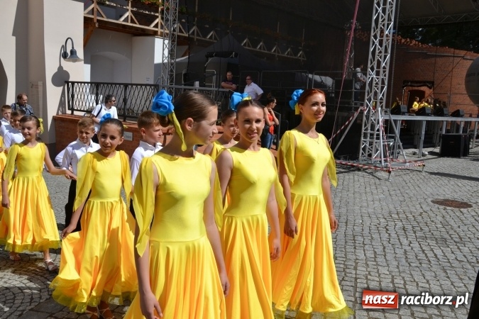 Zdjęcie w galerii na portalu naszraciborz.pl: 16. edycja Międzynarodowych Spotkań Artystycznych Śląsk Kraina Wielu Kultur za nami. Video przemarszu z lotu ptaka wiadomości z regionu