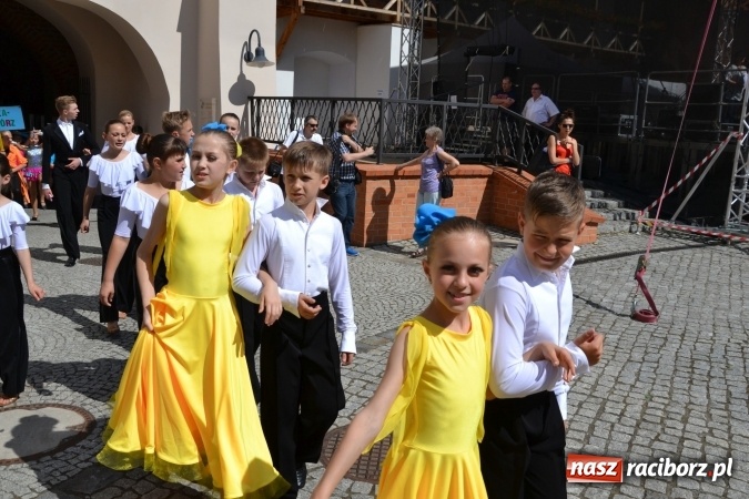 Zdjęcie w galerii na portalu naszraciborz.pl: 16. edycja Międzynarodowych Spotkań Artystycznych Śląsk Kraina Wielu Kultur za nami. Video przemarszu z lotu ptaka wiadomości z regionu