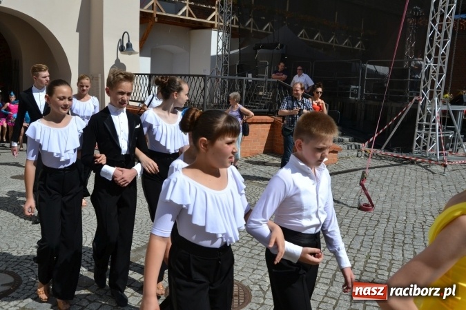 Zdjęcie w galerii na portalu naszraciborz.pl: 16. edycja Międzynarodowych Spotkań Artystycznych Śląsk Kraina Wielu Kultur za nami. Video przemarszu z lotu ptaka wiadomości z regionu