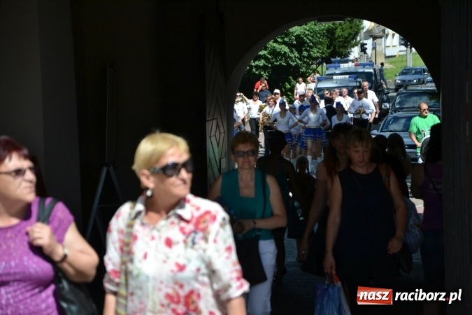 Zdjęcie w galerii na portalu naszraciborz.pl: 16. edycja Międzynarodowych Spotkań Artystycznych Śląsk Kraina Wielu Kultur za nami. Video przemarszu z lotu ptaka wiadomości z regionu