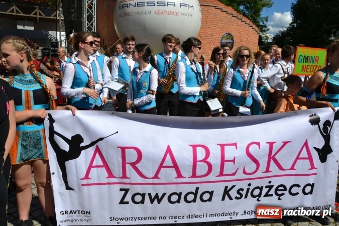 Zdjęcie w galerii na portalu naszraciborz.pl: 16. edycja Międzynarodowych Spotkań Artystycznych Śląsk Kraina Wielu Kultur za nami. Video przemarszu z lotu ptaka wiadomości z regionu