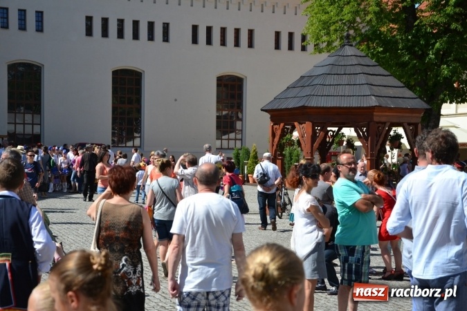 Zdjęcie w galerii na portalu naszraciborz.pl: 16. edycja Międzynarodowych Spotkań Artystycznych Śląsk Kraina Wielu Kultur za nami. Video przemarszu z lotu ptaka wiadomości z regionu