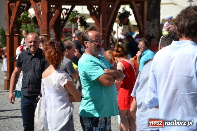 Zdjęcie w galerii na portalu naszraciborz.pl: 16. edycja Międzynarodowych Spotkań Artystycznych Śląsk Kraina Wielu Kultur za nami. Video przemarszu z lotu ptaka wiadomości z regionu