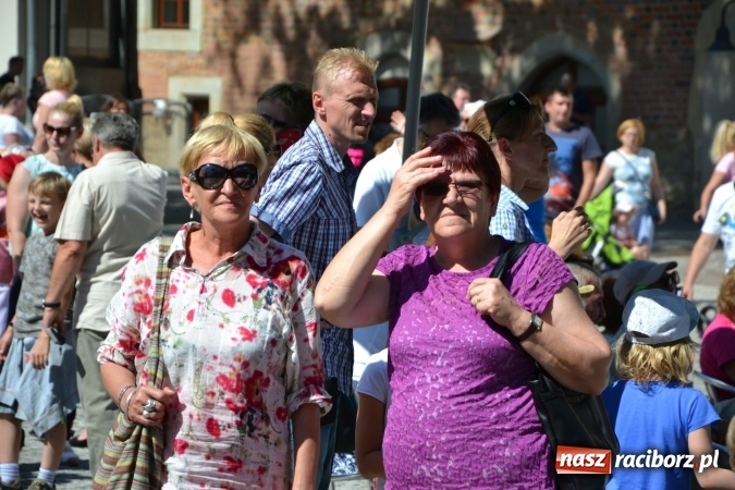 Zdjęcie w galerii na portalu naszraciborz.pl: 16. edycja Międzynarodowych Spotkań Artystycznych Śląsk Kraina Wielu Kultur za nami. Video przemarszu z lotu ptaka wiadomości z regionu