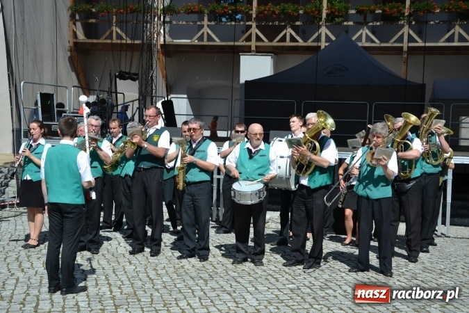 Zdjęcie w galerii na portalu naszraciborz.pl: 16. edycja Międzynarodowych Spotkań Artystycznych Śląsk Kraina Wielu Kultur za nami. Video przemarszu z lotu ptaka wiadomości z regionu