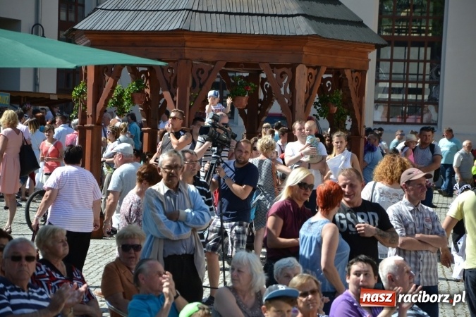 Zdjęcie w galerii na portalu naszraciborz.pl: 16. edycja Międzynarodowych Spotkań Artystycznych Śląsk Kraina Wielu Kultur za nami. Video przemarszu z lotu ptaka wiadomości z regionu