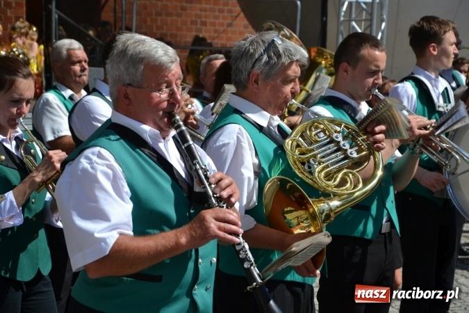 Zdjęcie w galerii na portalu naszraciborz.pl: 16. edycja Międzynarodowych Spotkań Artystycznych Śląsk Kraina Wielu Kultur za nami. Video przemarszu z lotu ptaka wiadomości z regionu