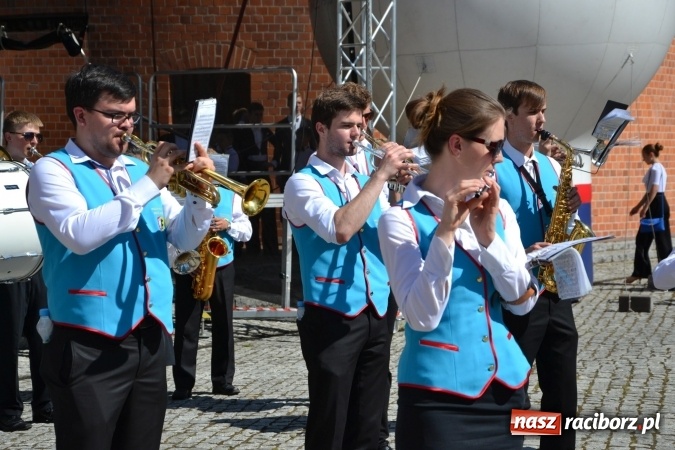 Zdjęcie w galerii na portalu naszraciborz.pl: 16. edycja Międzynarodowych Spotkań Artystycznych Śląsk Kraina Wielu Kultur za nami. Video przemarszu z lotu ptaka wiadomości z regionu