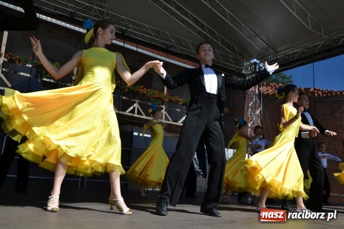 Zdjęcie w galerii na portalu naszraciborz.pl: 16. edycja Międzynarodowych Spotkań Artystycznych Śląsk Kraina Wielu Kultur za nami. Video przemarszu z lotu ptaka wiadomości z regionu
