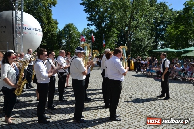 Zdjęcie w galerii na portalu naszraciborz.pl: 16. edycja Międzynarodowych Spotkań Artystycznych Śląsk Kraina Wielu Kultur za nami. Video przemarszu z lotu ptaka wiadomości z regionu