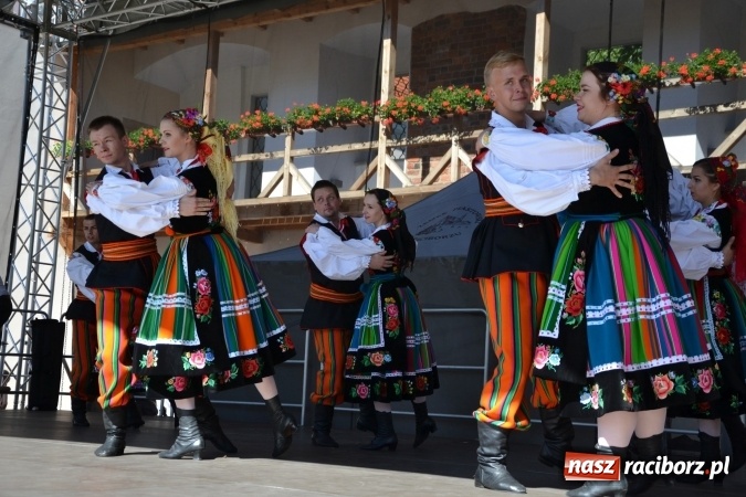 Zdjęcie w galerii na portalu naszraciborz.pl: 16. edycja Międzynarodowych Spotkań Artystycznych Śląsk Kraina Wielu Kultur za nami. Video przemarszu z lotu ptaka wiadomości z regionu