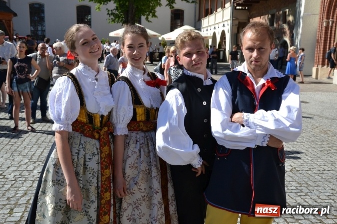 Zdjęcie w galerii na portalu naszraciborz.pl: 16. edycja Międzynarodowych Spotkań Artystycznych Śląsk Kraina Wielu Kultur za nami. Video przemarszu z lotu ptaka wiadomości z regionu