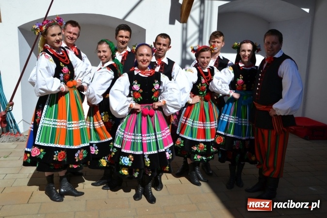 Zdjęcie w galerii na portalu naszraciborz.pl: 16. edycja Międzynarodowych Spotkań Artystycznych Śląsk Kraina Wielu Kultur za nami. Video przemarszu z lotu ptaka wiadomości z regionu