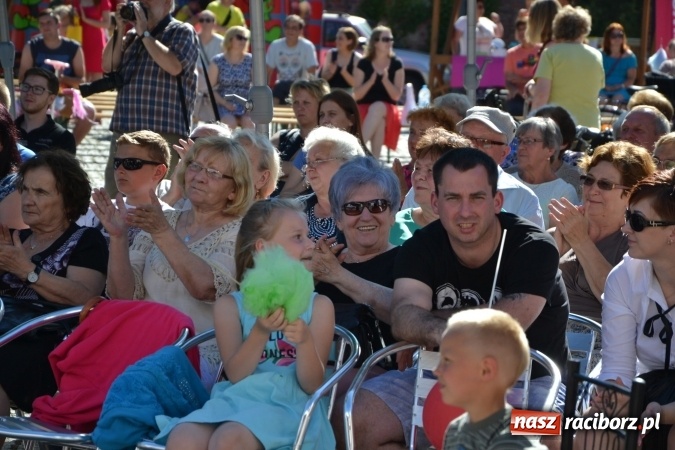 Zdjęcie w galerii na portalu naszraciborz.pl: 16. edycja Międzynarodowych Spotkań Artystycznych Śląsk Kraina Wielu Kultur za nami. Video przemarszu z lotu ptaka wiadomości z regionu