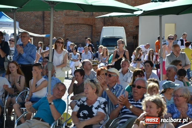 Zdjęcie w galerii na portalu naszraciborz.pl: 16. edycja Międzynarodowych Spotkań Artystycznych Śląsk Kraina Wielu Kultur za nami. Video przemarszu z lotu ptaka wiadomości z regionu