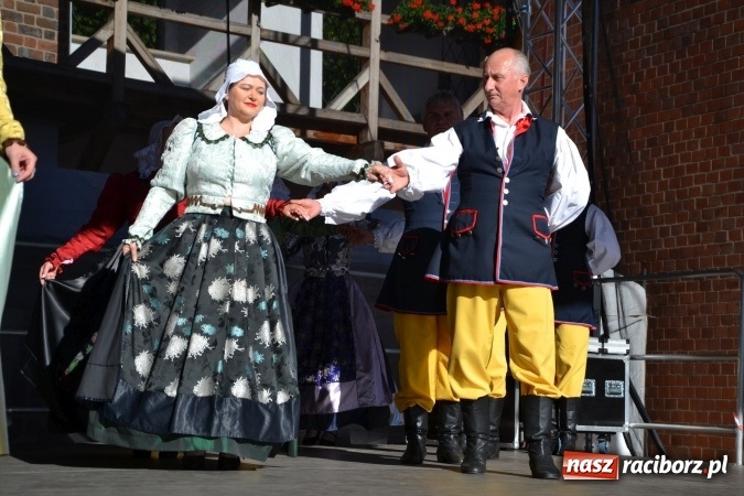 Zdjęcie w galerii na portalu naszraciborz.pl: 16. edycja Międzynarodowych Spotkań Artystycznych Śląsk Kraina Wielu Kultur za nami. Video przemarszu z lotu ptaka wiadomości z regionu