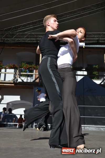 Zdjęcie w galerii na portalu naszraciborz.pl: 16. edycja Międzynarodowych Spotkań Artystycznych Śląsk Kraina Wielu Kultur za nami. Video przemarszu z lotu ptaka wiadomości z regionu