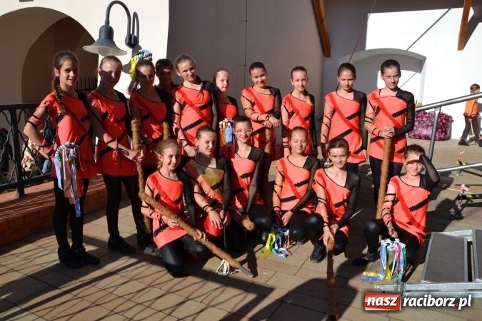 Zdjęcie w galerii na portalu naszraciborz.pl: 16. edycja Międzynarodowych Spotkań Artystycznych Śląsk Kraina Wielu Kultur za nami. Video przemarszu z lotu ptaka wiadomości z regionu