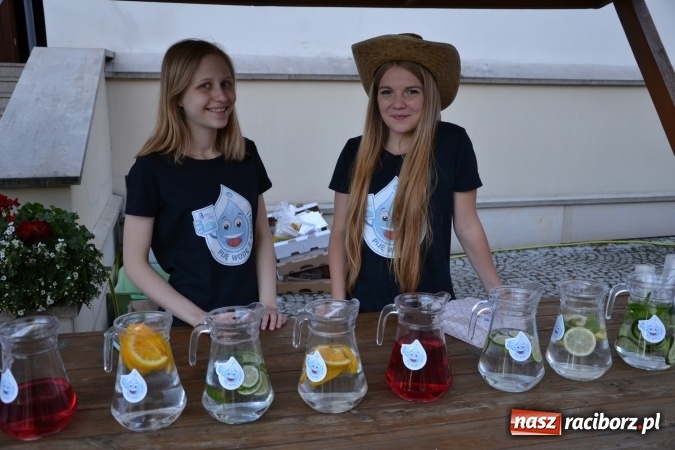 Zdjęcie w galerii na portalu naszraciborz.pl: 16. edycja Międzynarodowych Spotkań Artystycznych Śląsk Kraina Wielu Kultur za nami. Video przemarszu z lotu ptaka wiadomości z regionu