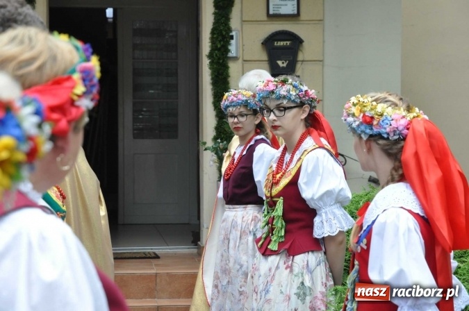 Zdjęcie w galerii na portalu naszraciborz.pl: 25 lat kapłaństwa ks. Piotra Tkocza. Proboszcz w podstawowym składzie LKS Twork&oacute;w wiadomości z regionu