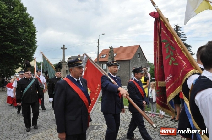 Zdjęcie w galerii na portalu naszraciborz.pl: 25 lat kapłaństwa ks. Piotra Tkocza. Proboszcz w podstawowym składzie LKS Twork&oacute;w wiadomości z regionu