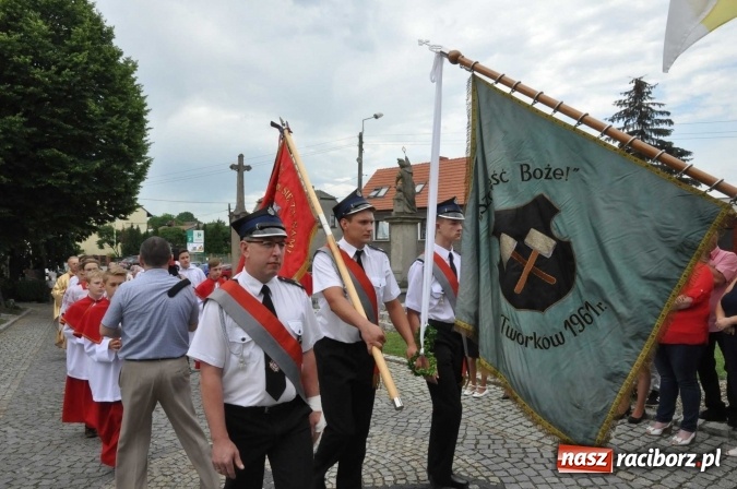 Zdjęcie w galerii na portalu naszraciborz.pl: 25 lat kapłaństwa ks. Piotra Tkocza. Proboszcz w podstawowym składzie LKS Twork&oacute;w wiadomości z regionu