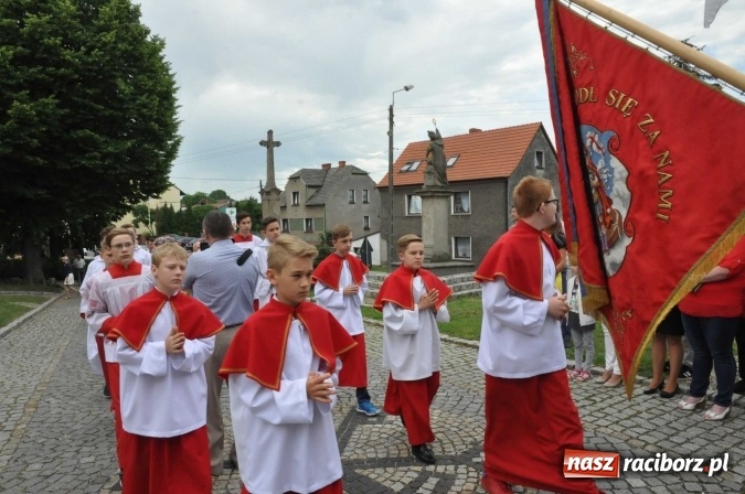 Zdjęcie w galerii na portalu naszraciborz.pl: 25 lat kapłaństwa ks. Piotra Tkocza. Proboszcz w podstawowym składzie LKS Twork&oacute;w wiadomości z regionu