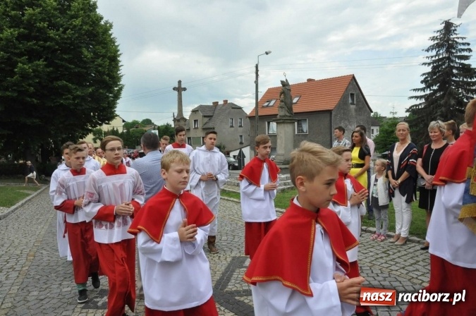 Zdjęcie w galerii na portalu naszraciborz.pl: 25 lat kapłaństwa ks. Piotra Tkocza. Proboszcz w podstawowym składzie LKS Twork&oacute;w wiadomości z regionu