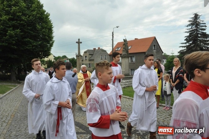 Zdjęcie w galerii na portalu naszraciborz.pl: 25 lat kapłaństwa ks. Piotra Tkocza. Proboszcz w podstawowym składzie LKS Twork&oacute;w wiadomości z regionu